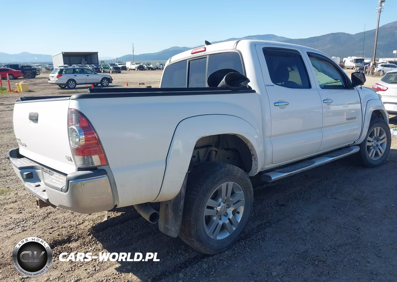 2015 Toyota Tacoma Base V6 VIN:5TFLU4EN5FX143300 - 4