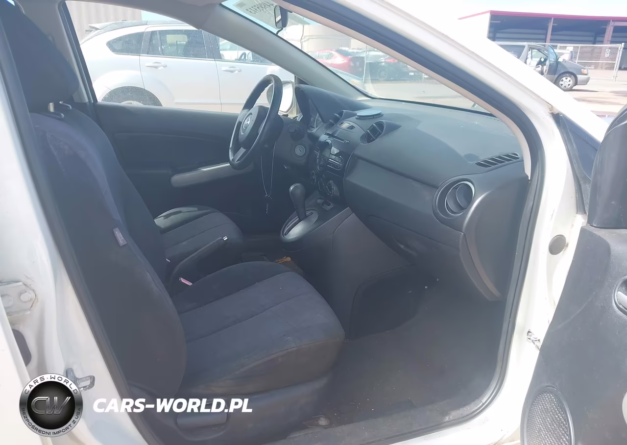 2014 Mazda Mazda2 Sport VIN:JM1DE1KY3E0181601 - 5