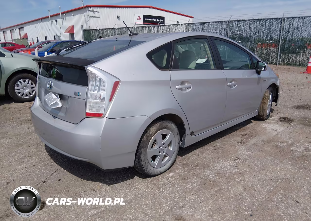 2010 Toyota Prius Iii VIN:JTDKN3DU8A0179883 - 4
