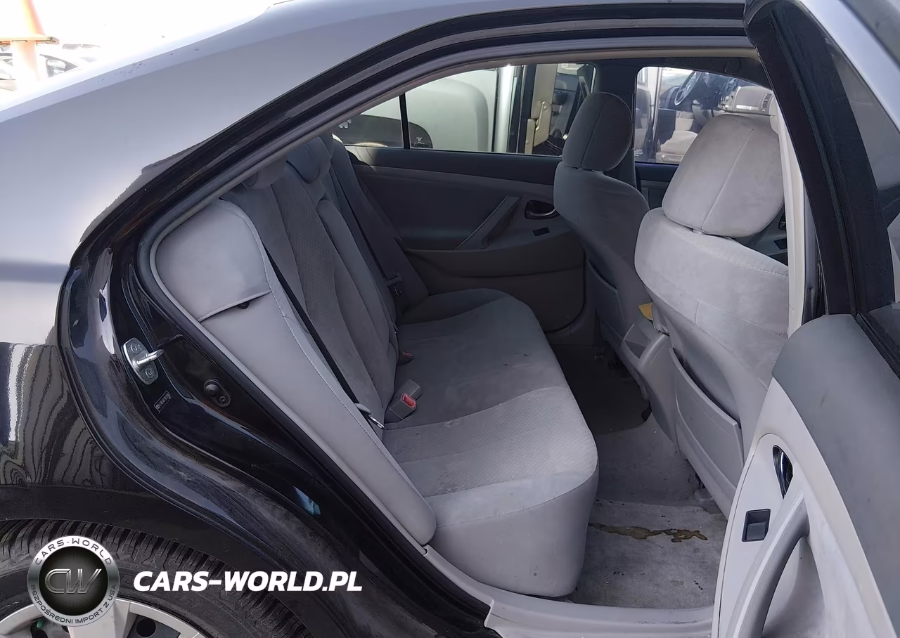 2004 Toyota Camry Le V6 VIN:4T1BF32K94U589468 - 8