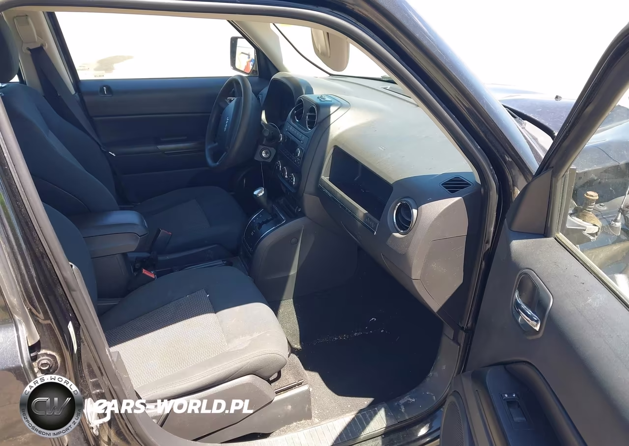 2010 Jeep Patriot Sport VIN:1J4NF2GB4AD548983 - 5