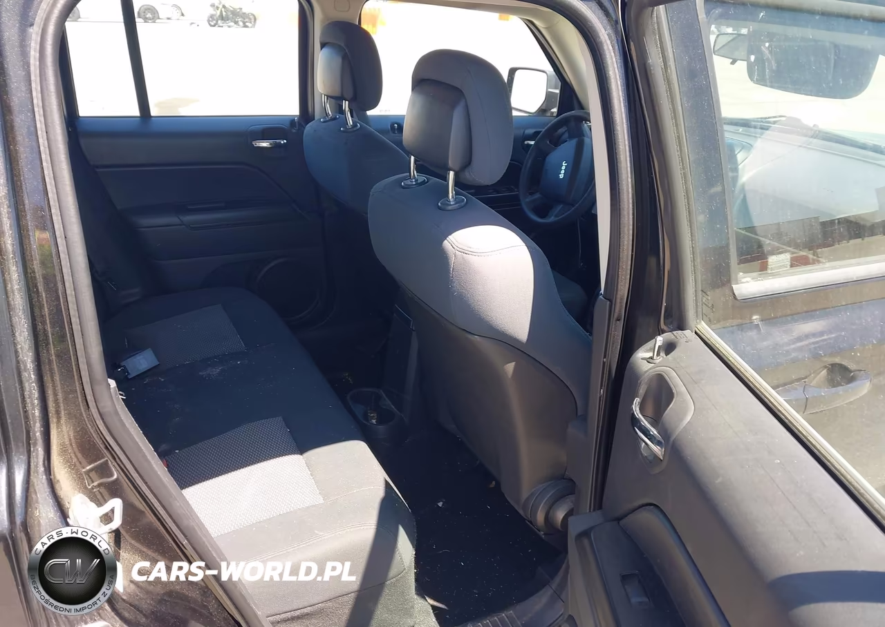 2010 Jeep Patriot Sport VIN:1J4NF2GB4AD548983 - 8