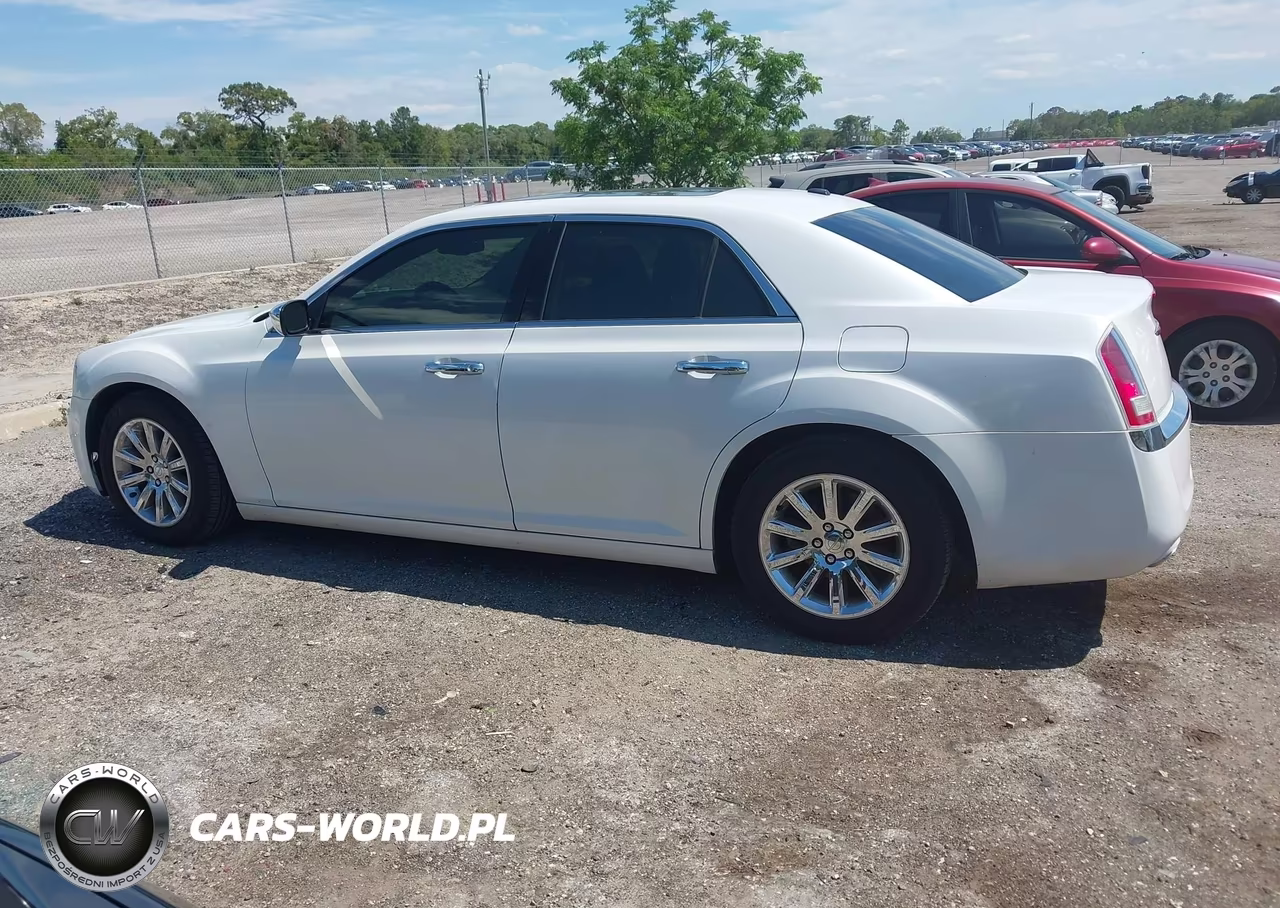 2014 Chrysler 300C VIN:2C3CCAET3EH382982 - 14