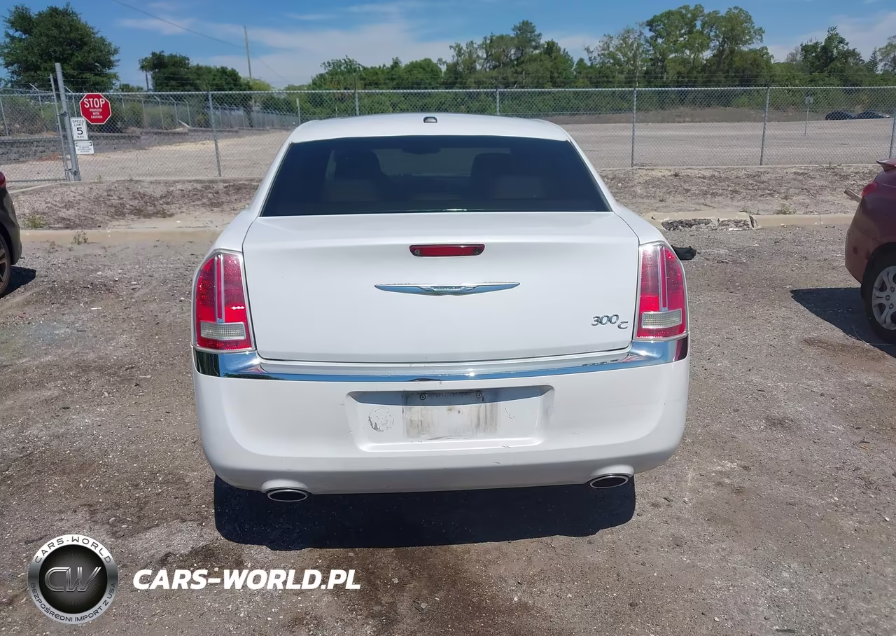 2014 Chrysler 300C VIN:2C3CCAET3EH382982 - 16