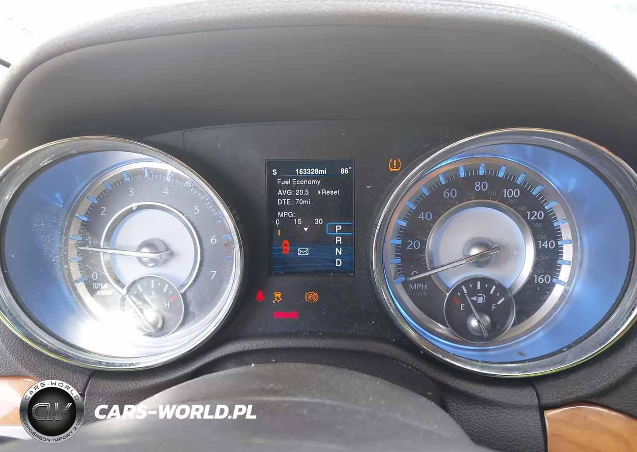 2014 Chrysler 300C VIN:2C3CCAET3EH382982 - 7
