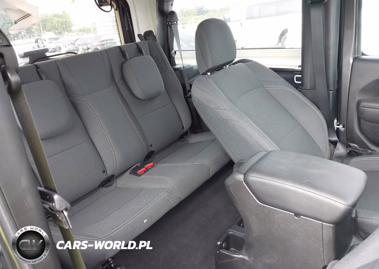 2025 Jeep Wrangler 2-Door Sport 4X4 VIN:1C4PJXAN9SW594568 - 8