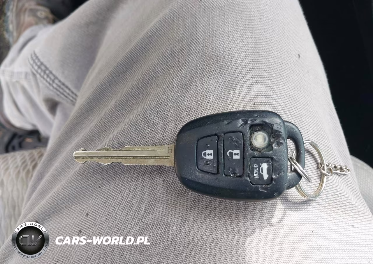 2015 Toyota Corolla Le VIN:5YFBURHE5FP352880 - 11