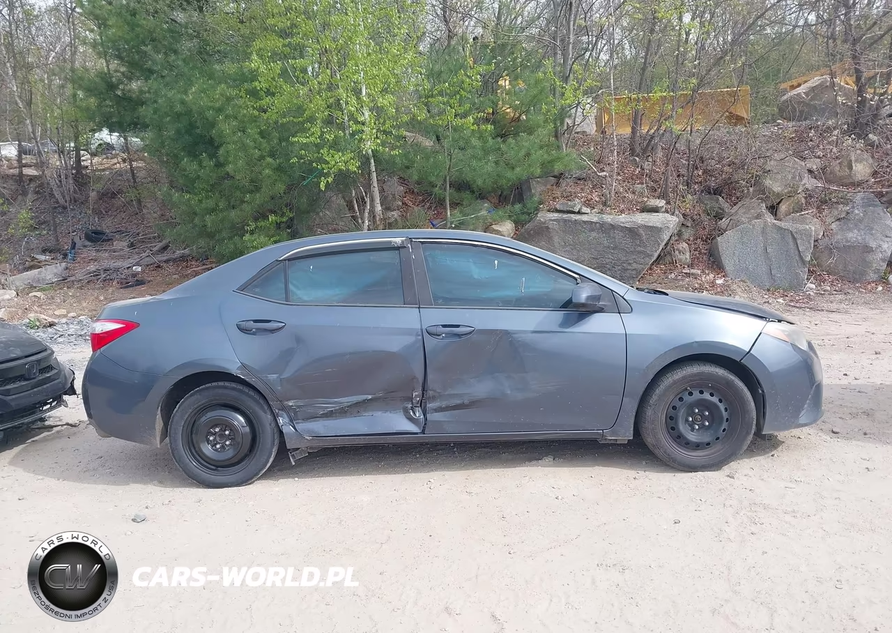 2015 Toyota Corolla Le VIN:5YFBURHE5FP352880 - 14