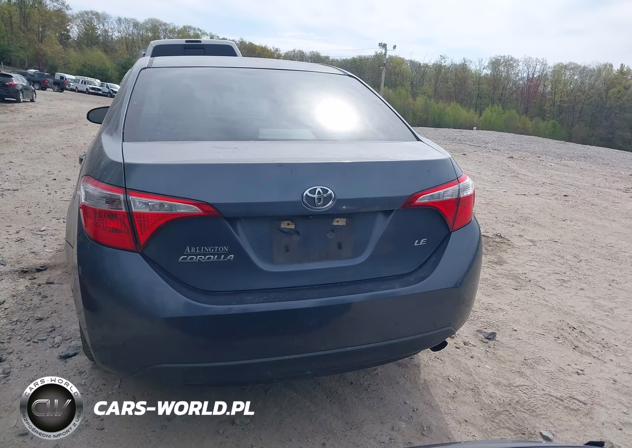 2015 Toyota Corolla Le VIN:5YFBURHE5FP352880 - 17