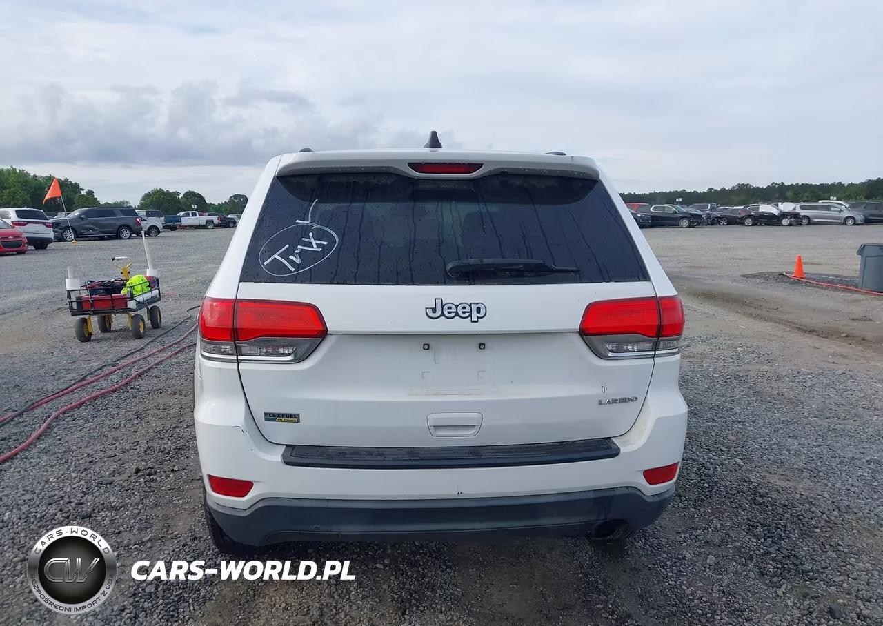 2015 Jeep Grand Cherokee Laredo VIN:1C4RJEAG8FC895211 - 16