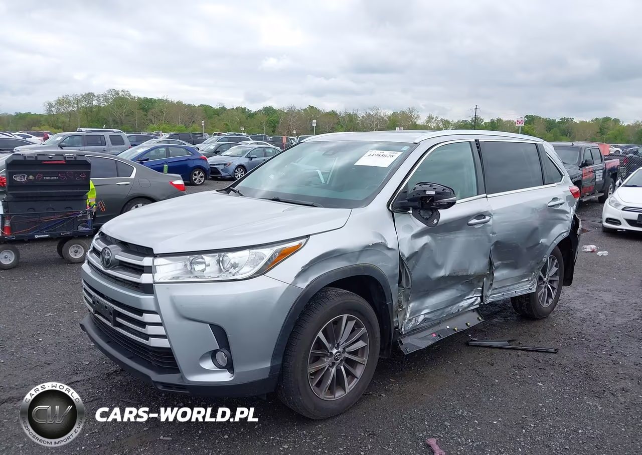 2019 Toyota Highlander Xle VIN:5TDJZRFHXKS585651 - 2