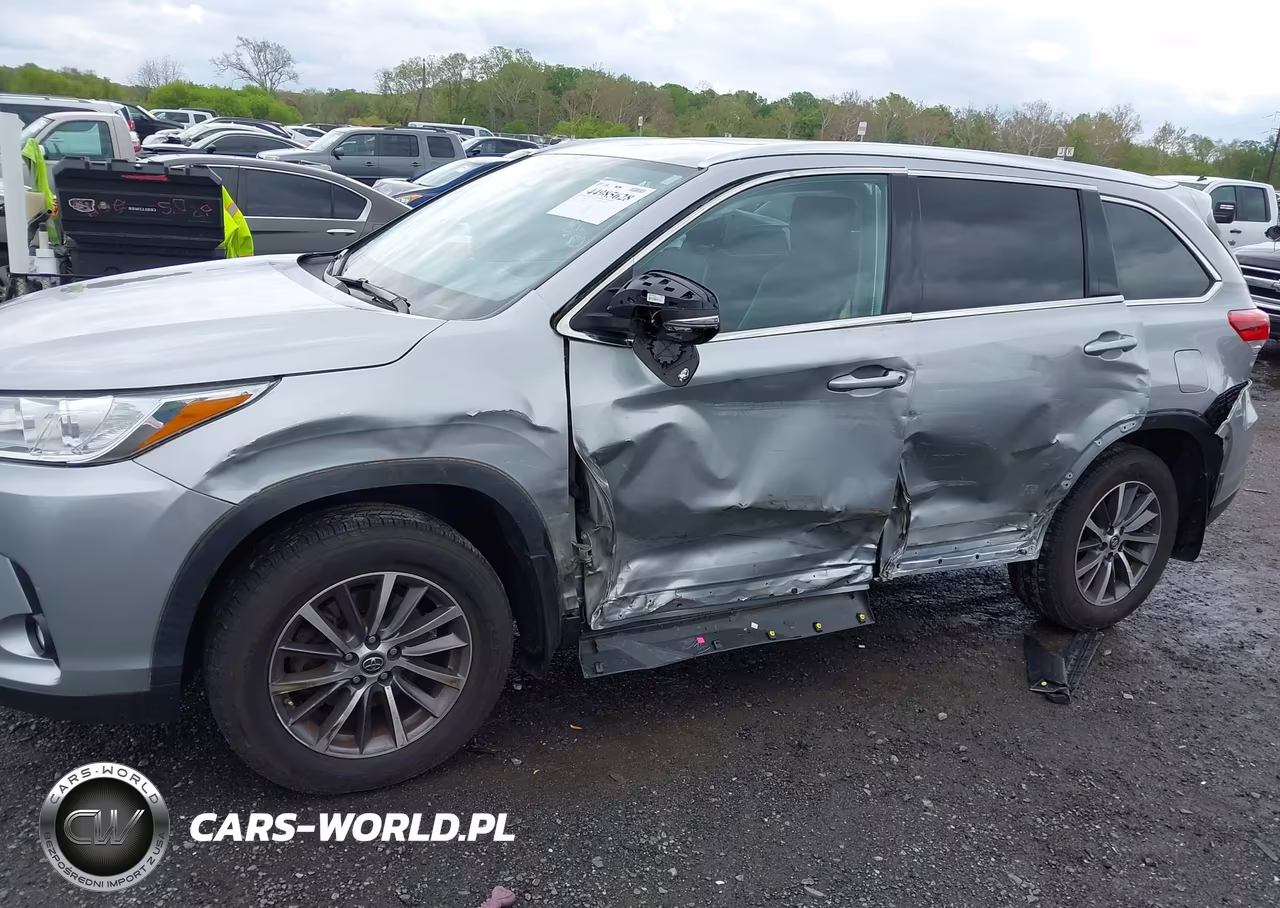 2019 Toyota Highlander Xle VIN:5TDJZRFHXKS585651 - 6