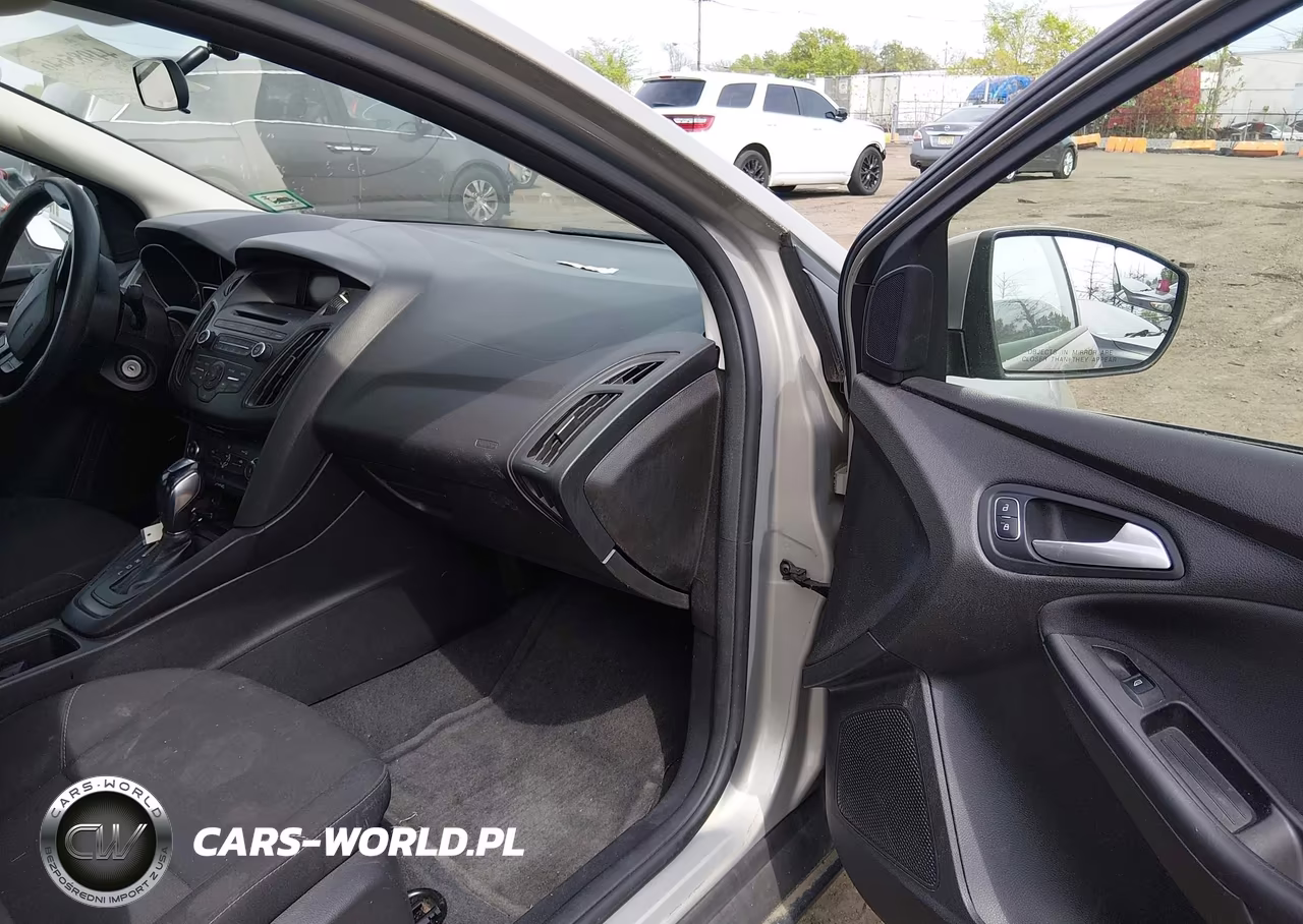 2015 Ford Focus Se VIN:1FADP3F26FL317088 - 5