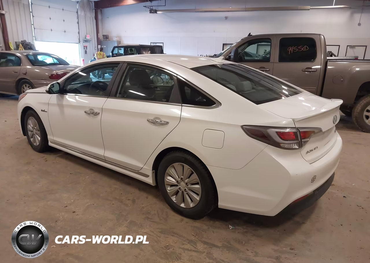 2016 Hyundai Sonata Hybrid Se VIN:KMHE24L12GA012775 - 3