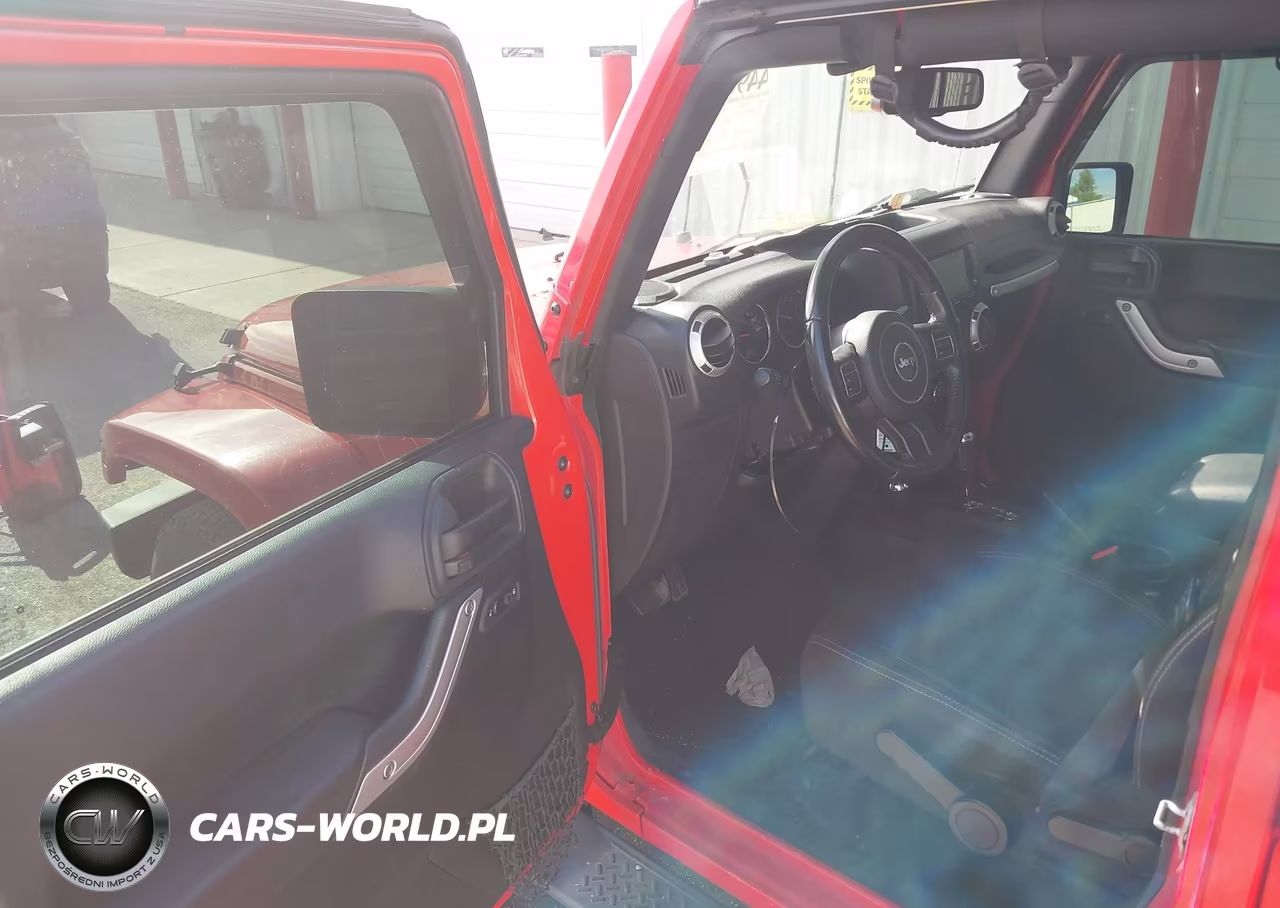 2016 Jeep Wrangler Unlimited Sahara VIN:1C4BJWEG4GL242880 - 5