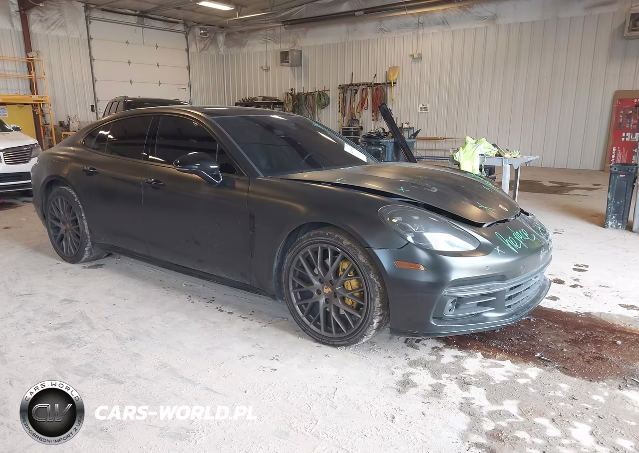 2017 Porsche Panamera 4
