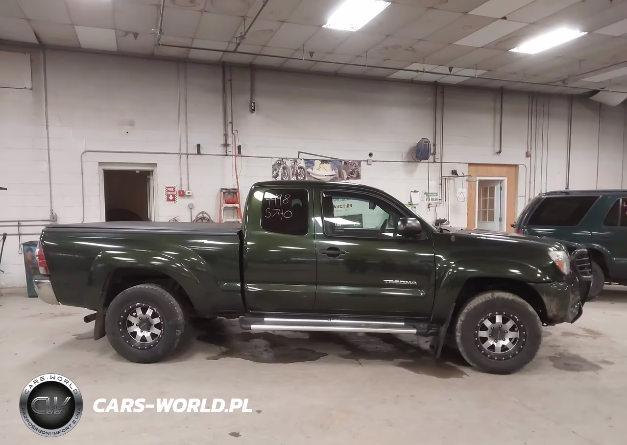 2013 Toyota Tacoma Base V6 VIN:5TFUU4EN2DX057895 - 13
