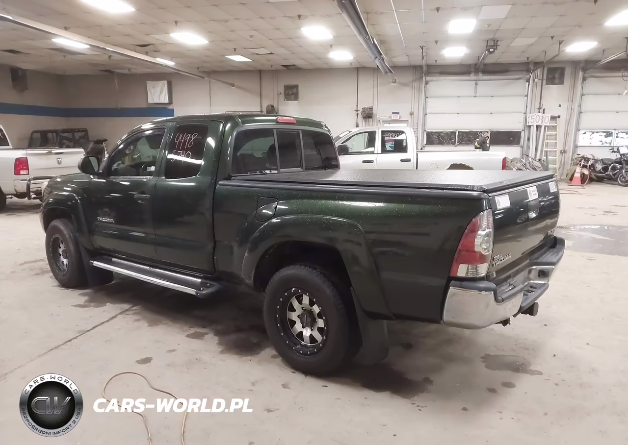 2013 Toyota Tacoma Base V6 VIN:5TFUU4EN2DX057895 - 3