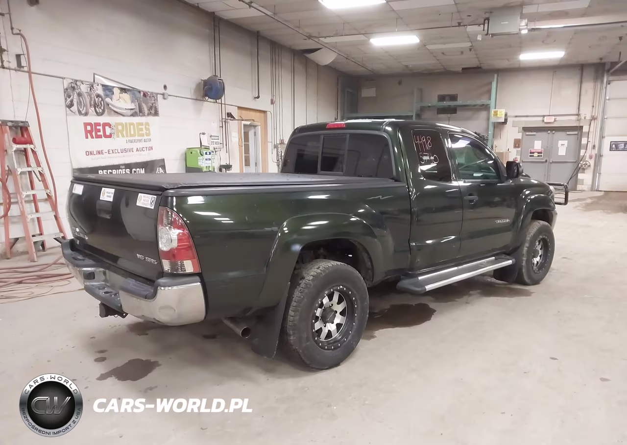 2013 Toyota Tacoma Base V6 VIN:5TFUU4EN2DX057895 - 4