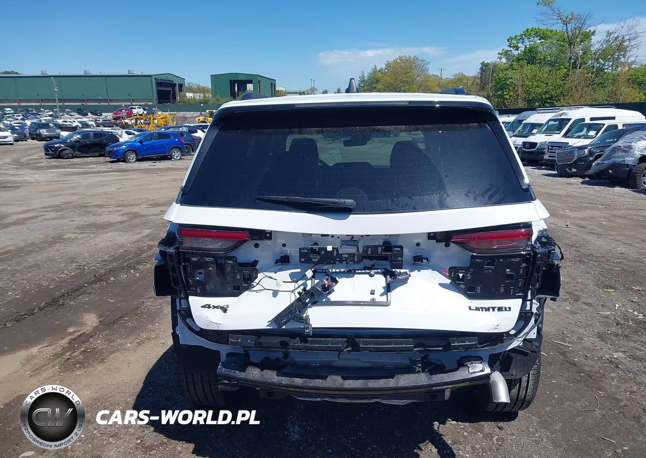 2025 Jeep Grand Cherokee Limited 4X4 VIN:1C4RJHBG4S8781722 - 16