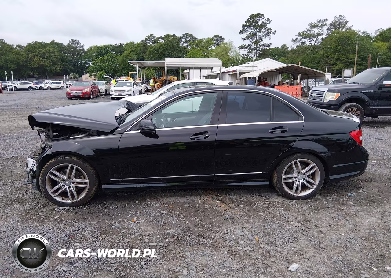 2014 Mercedes-Benz C 250 Sport VIN:WDDGF4HB3ER305480 - 15