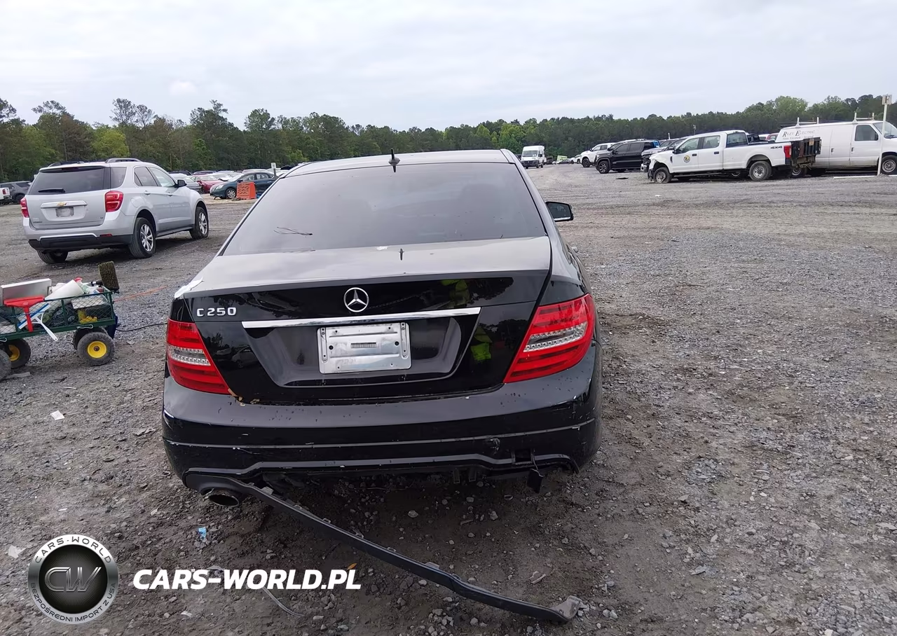 2014 Mercedes-Benz C 250 Sport VIN:WDDGF4HB3ER305480 - 17