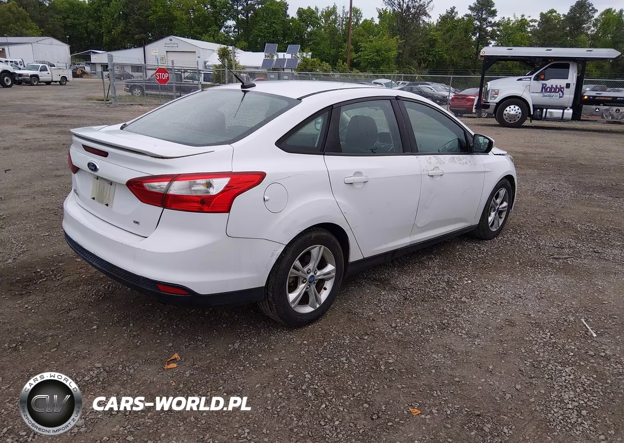 2012 Ford Focus Se VIN:1FAHP3F20CL441998 - 4