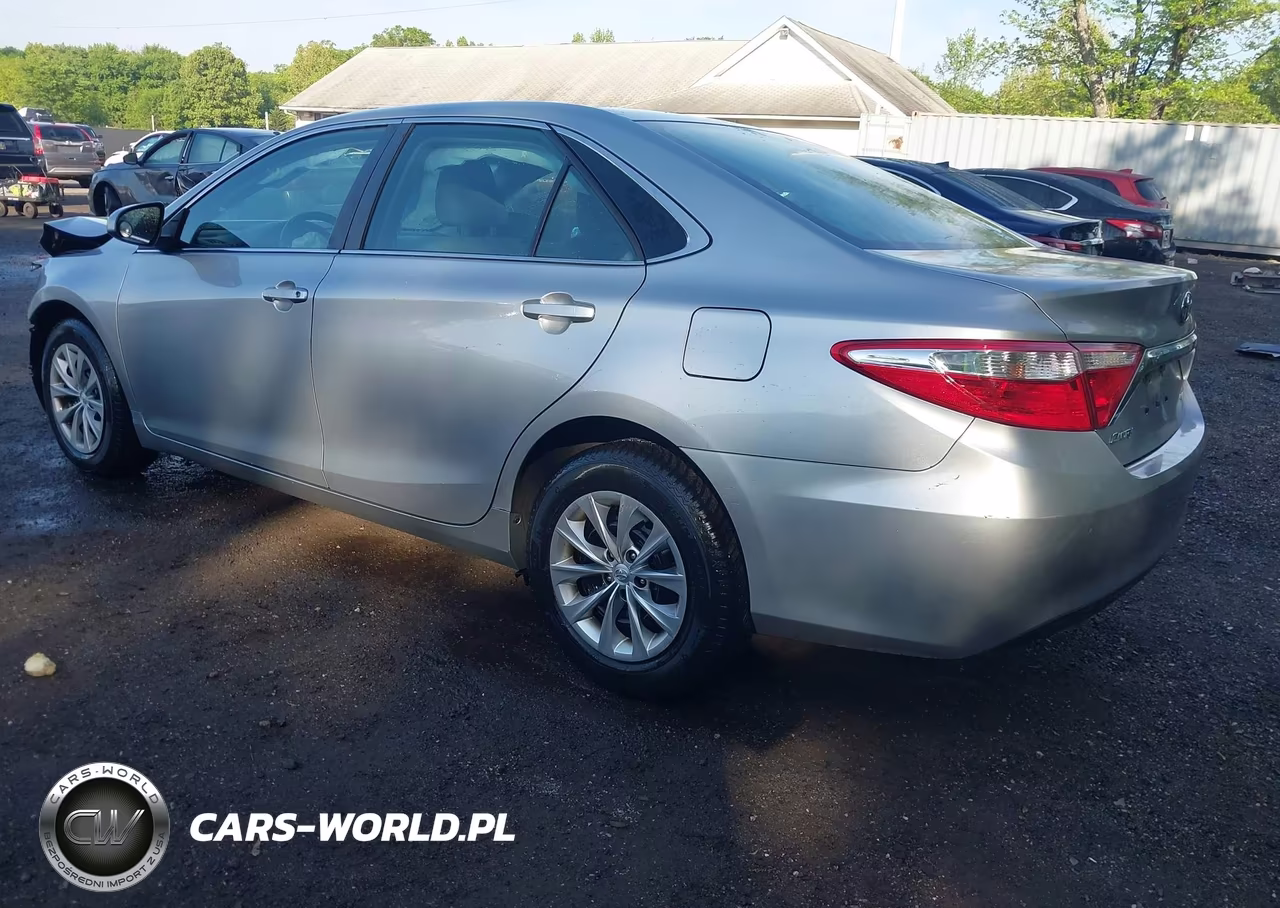 2017 Toyota Camry Le VIN:4T1BF1FKXHU413436 - 3