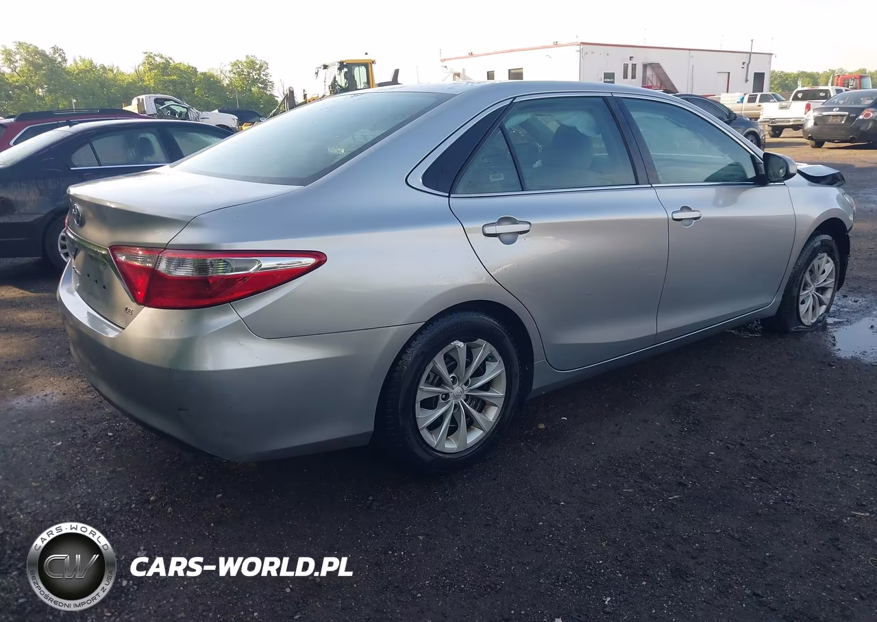 2017 Toyota Camry Le VIN:4T1BF1FKXHU413436 - 4