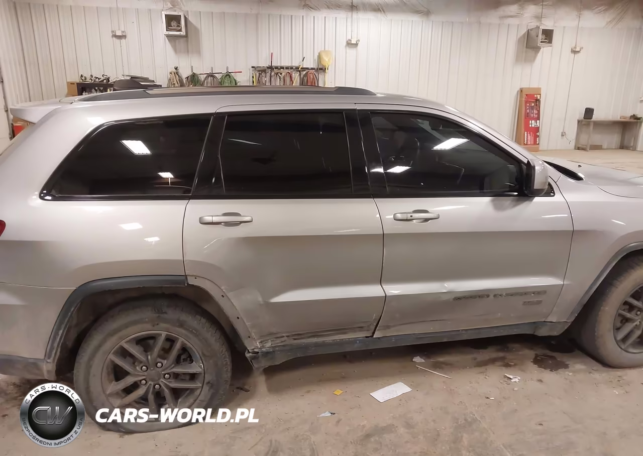 2016 Jeep Grand Cherokee 75Th Anniversary VIN:1C4RJFAGXGC494380 - 13