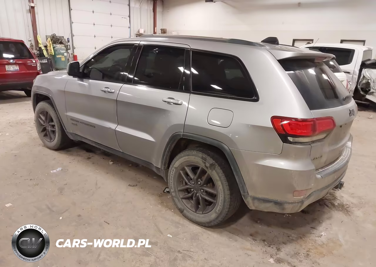 2016 Jeep Grand Cherokee 75Th Anniversary VIN:1C4RJFAGXGC494380 - 3