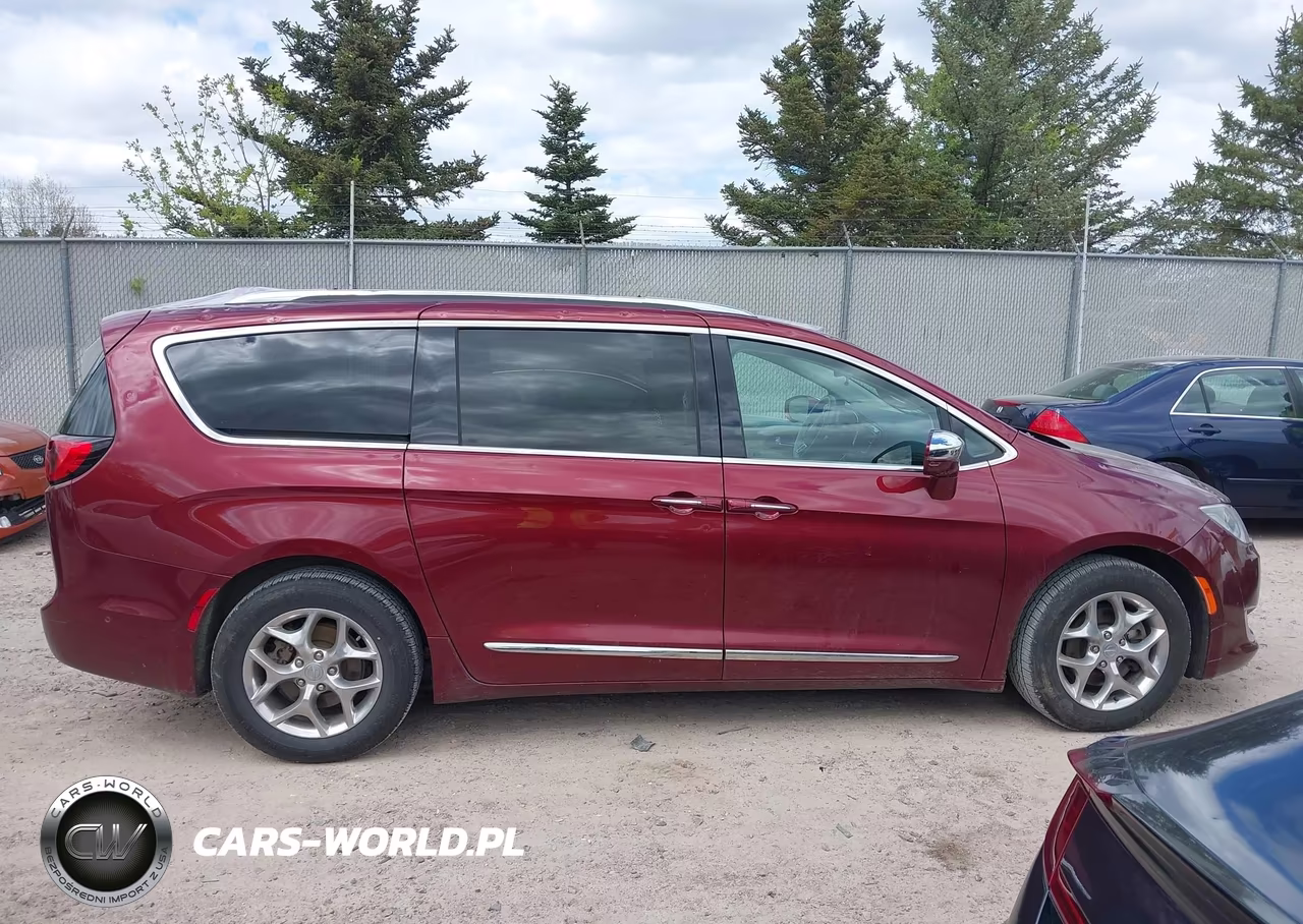 2019 Chrysler Pacifica Limited VIN:2C4RC1GG3KR703849 - 13