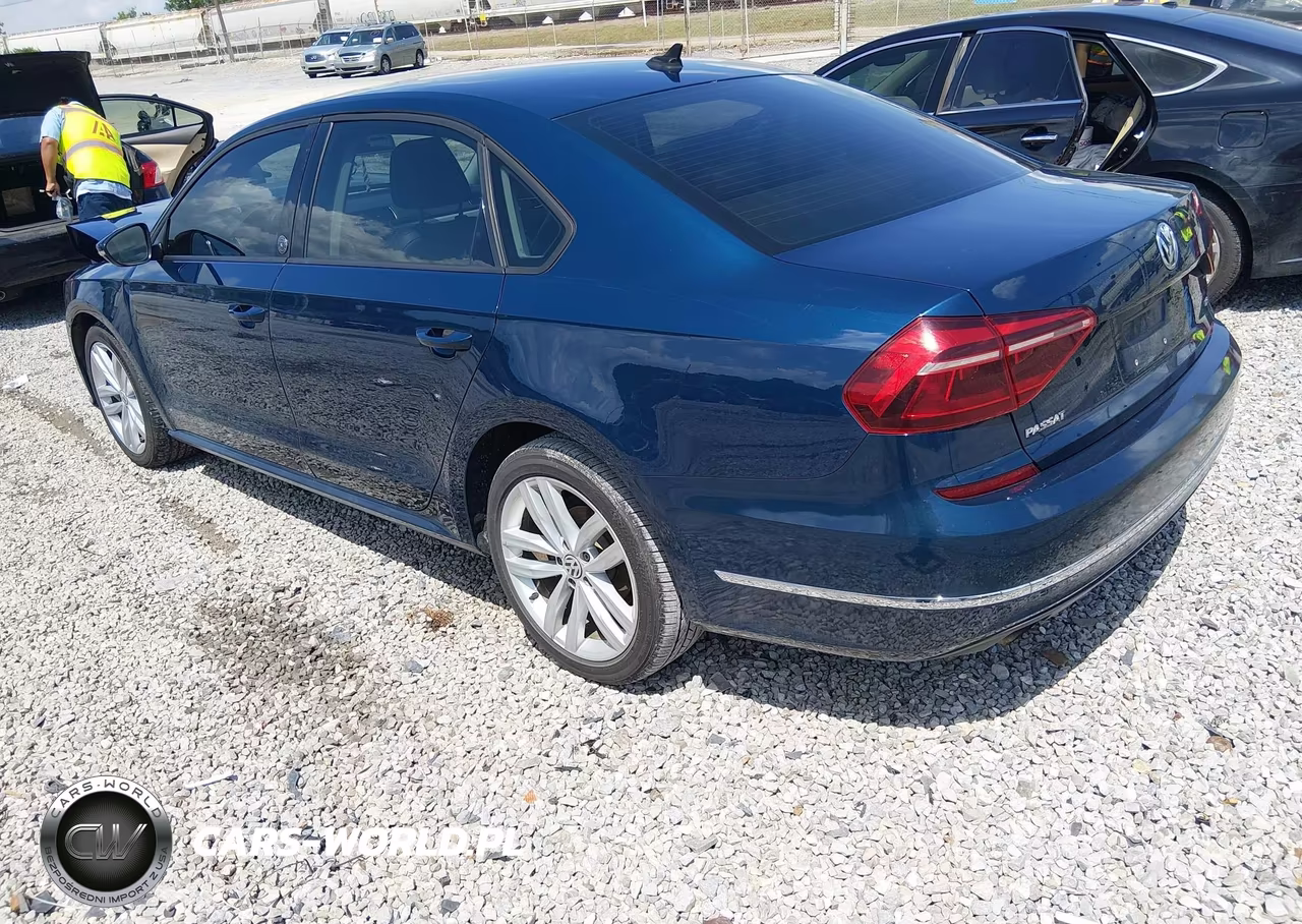 2019 Volkswagen Passat 2.0T Wolfsburg Edition VIN:1VWLA7A39KC012948 - 3
