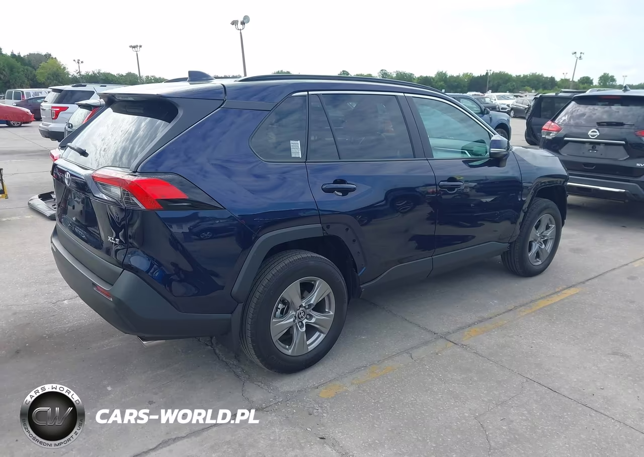 2025 Toyota Rav4 Xle VIN:2T3W1RFV0SW439812 - 4