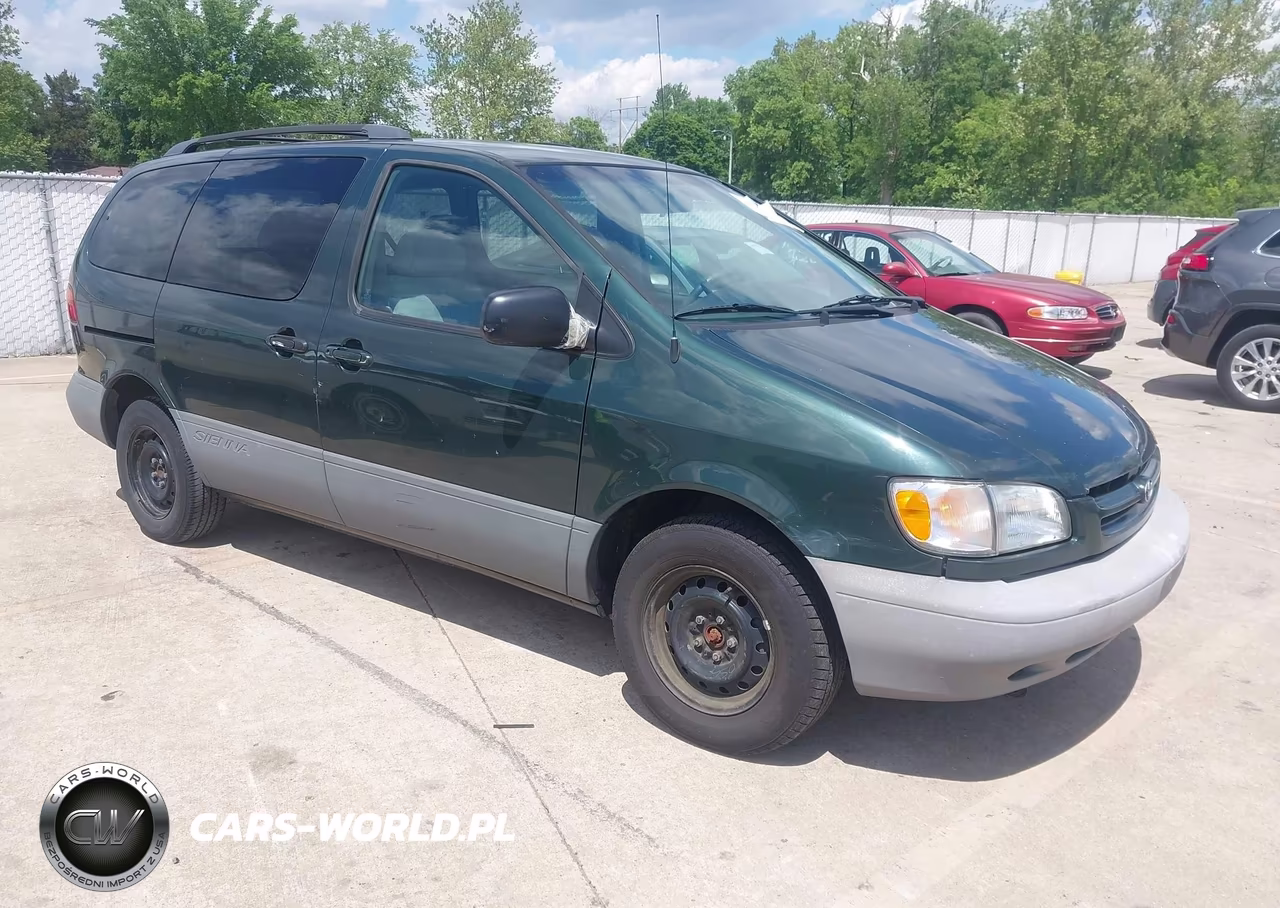 2000 Toyota Sienna Le