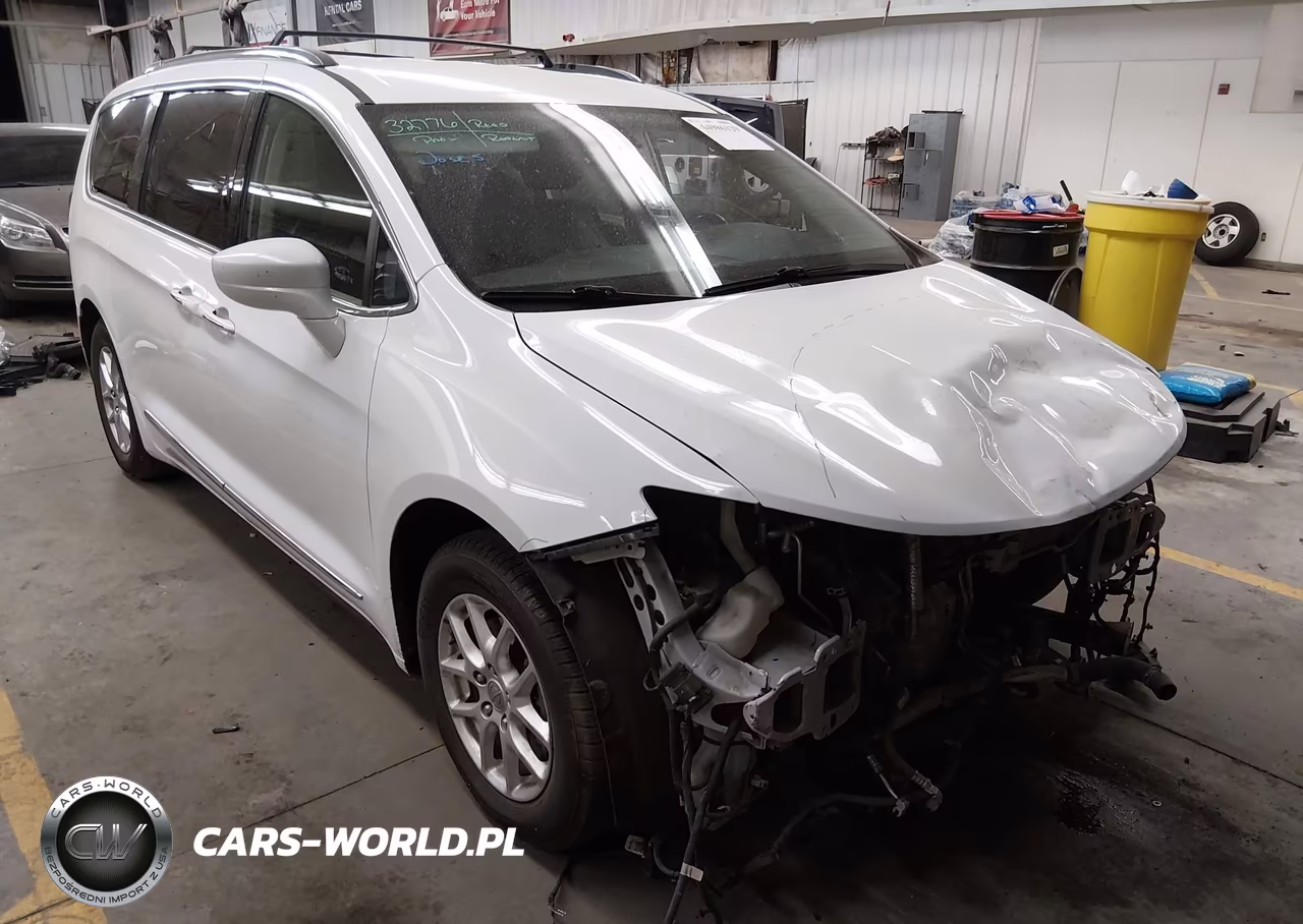 2020 Chrysler Pacifica Touring L