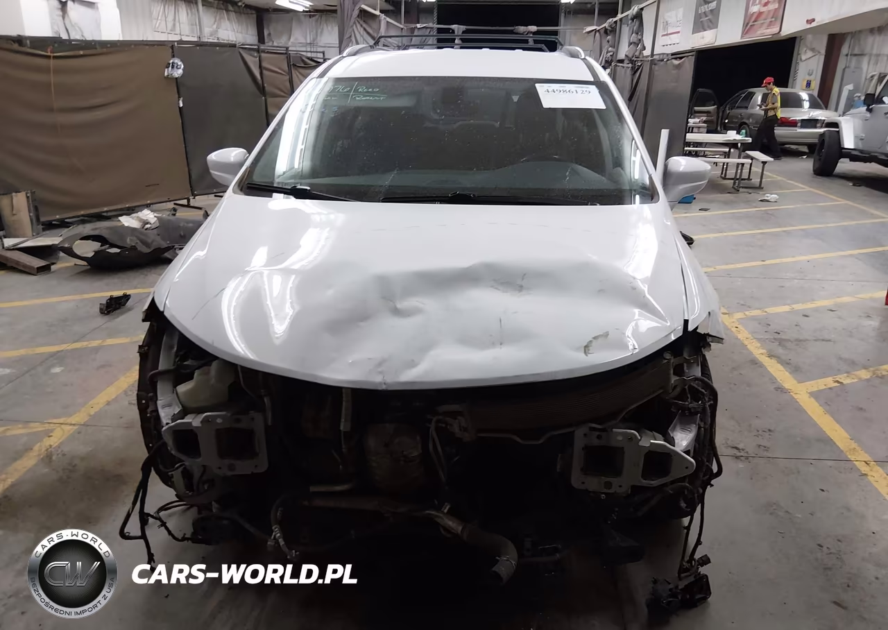 2020 Chrysler Pacifica Touring L VIN:2C4RC1BG8LR280727 - 13