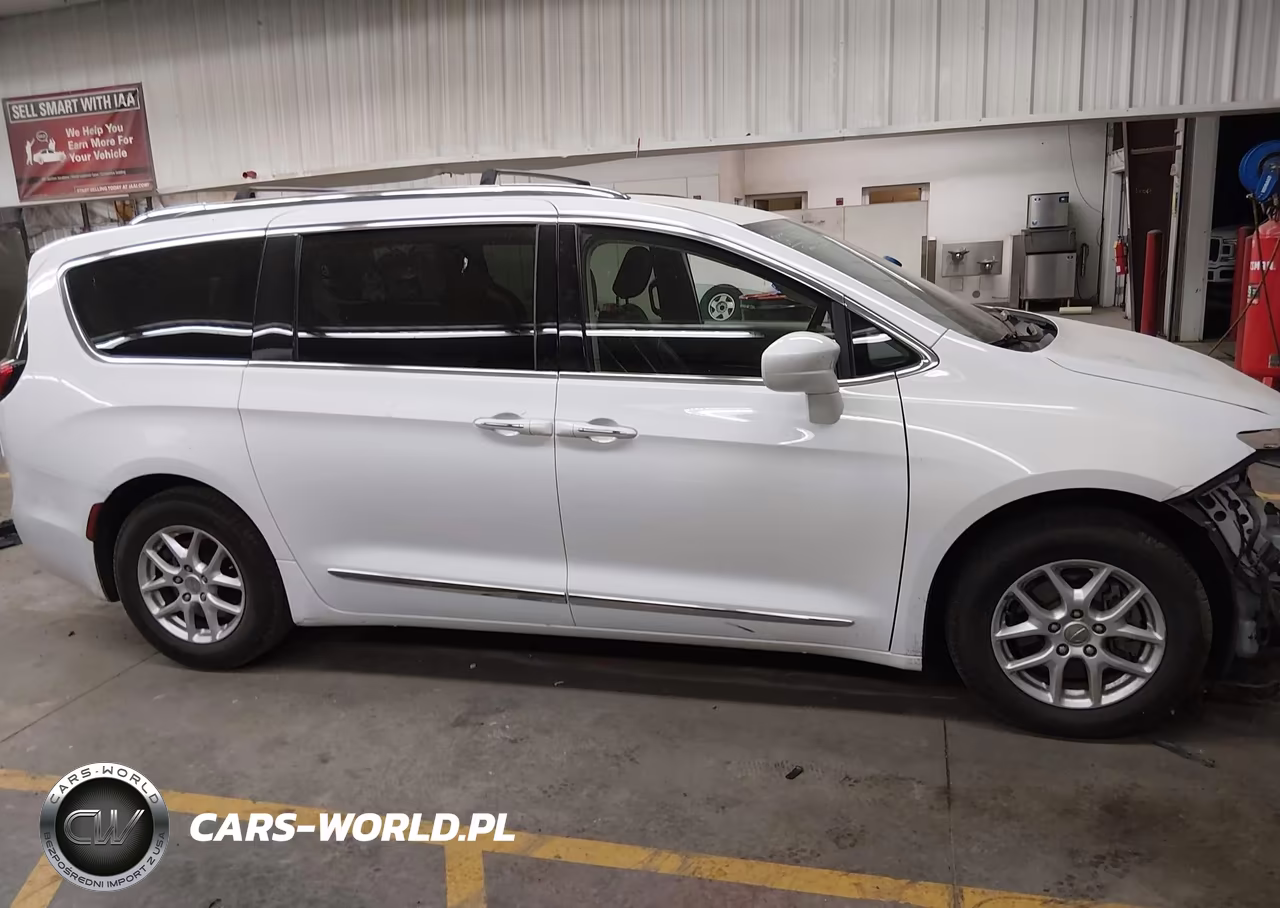 2020 Chrysler Pacifica Touring L VIN:2C4RC1BG8LR280727 - 14