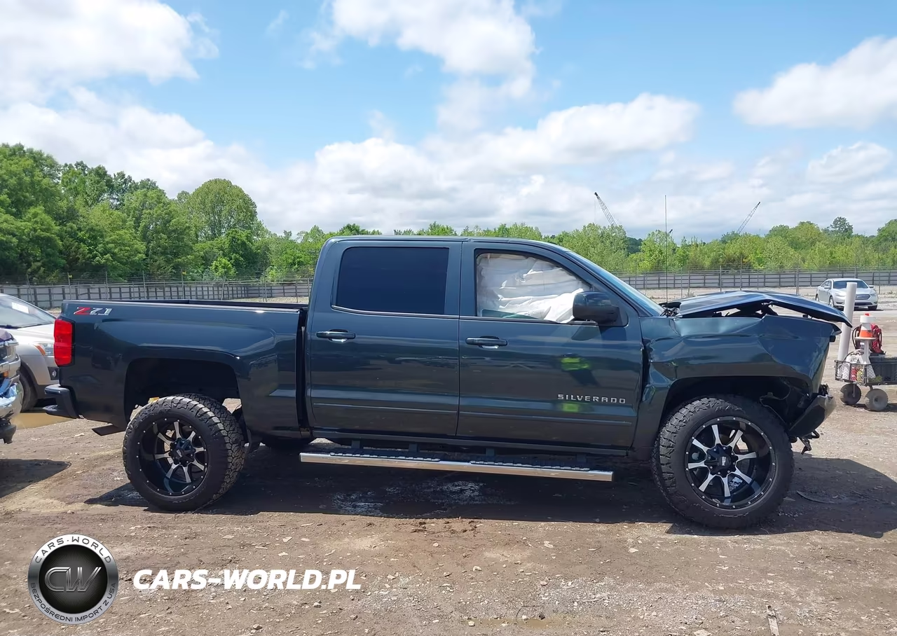 2018 Chevrolet Silverado 1500 2Lt VIN:3GCUKREC1JG423282 - 13