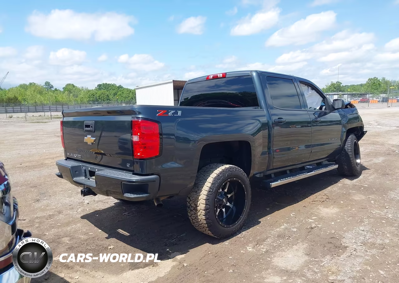 2018 Chevrolet Silverado 1500 2Lt VIN:3GCUKREC1JG423282 - 4