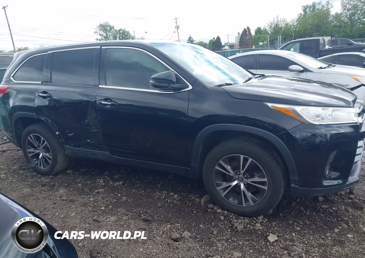 2019 Toyota Highlander Le VIN:5TDZARFH8KS042888 - 14