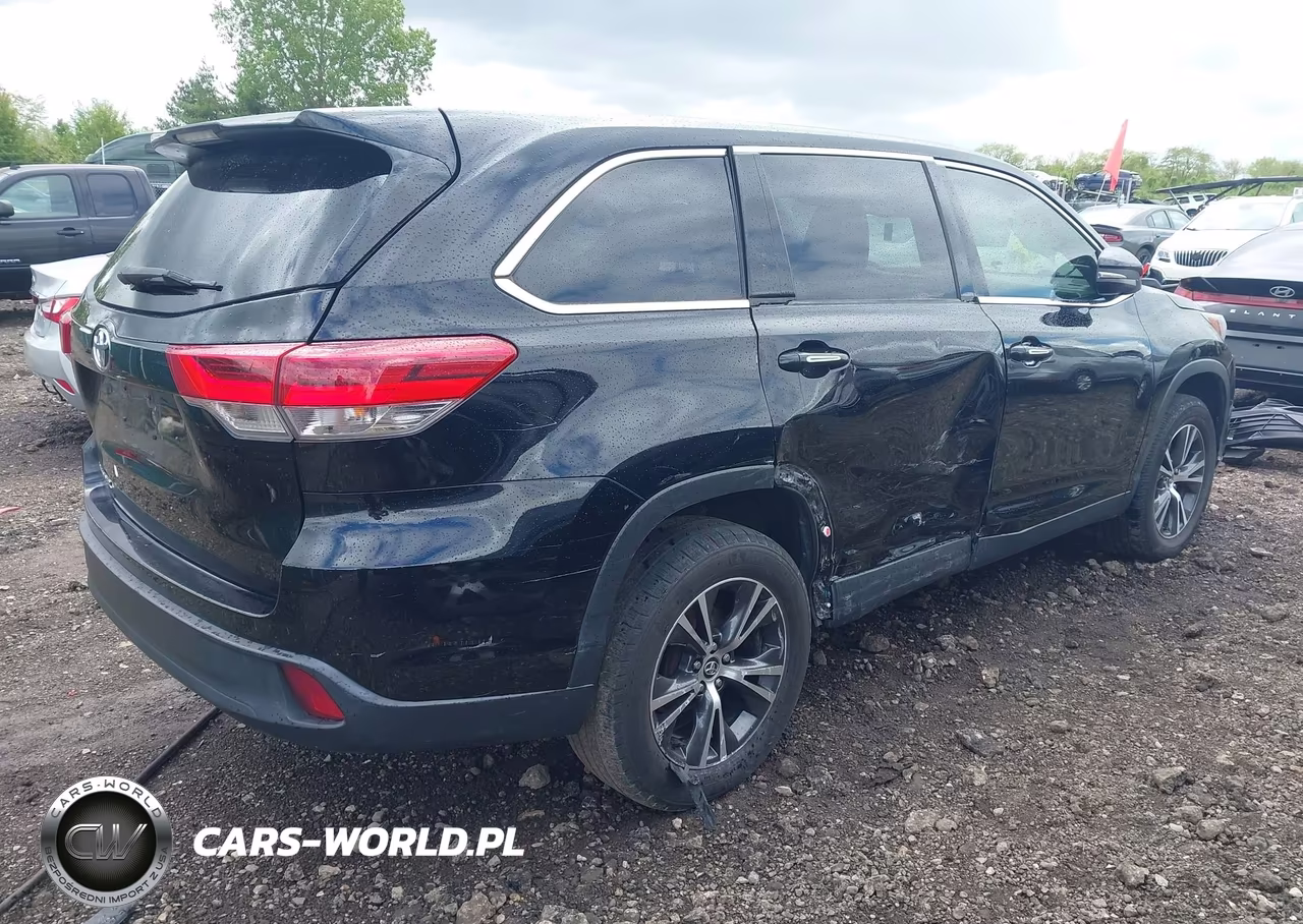 2019 Toyota Highlander Le VIN:5TDZARFH8KS042888 - 4