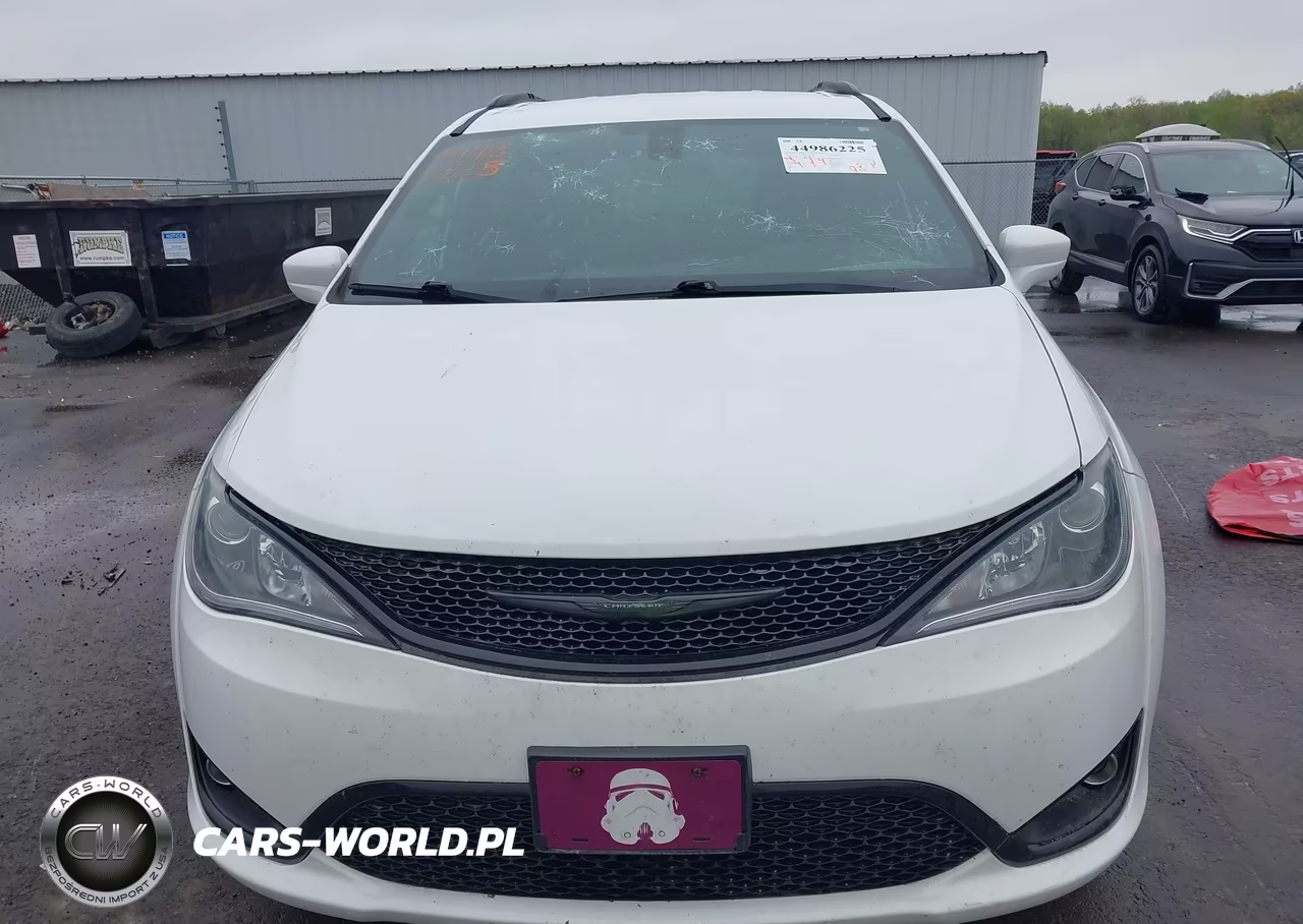 2018 Chrysler Pacifica Touring L Plus VIN:2C4RC1EG7JR351635 - 12