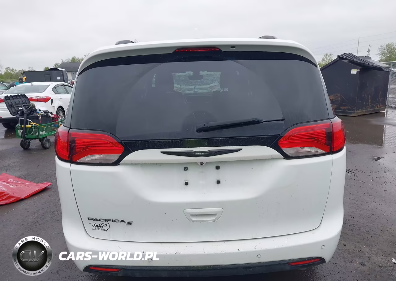 2018 Chrysler Pacifica Touring L Plus VIN:2C4RC1EG7JR351635 - 16