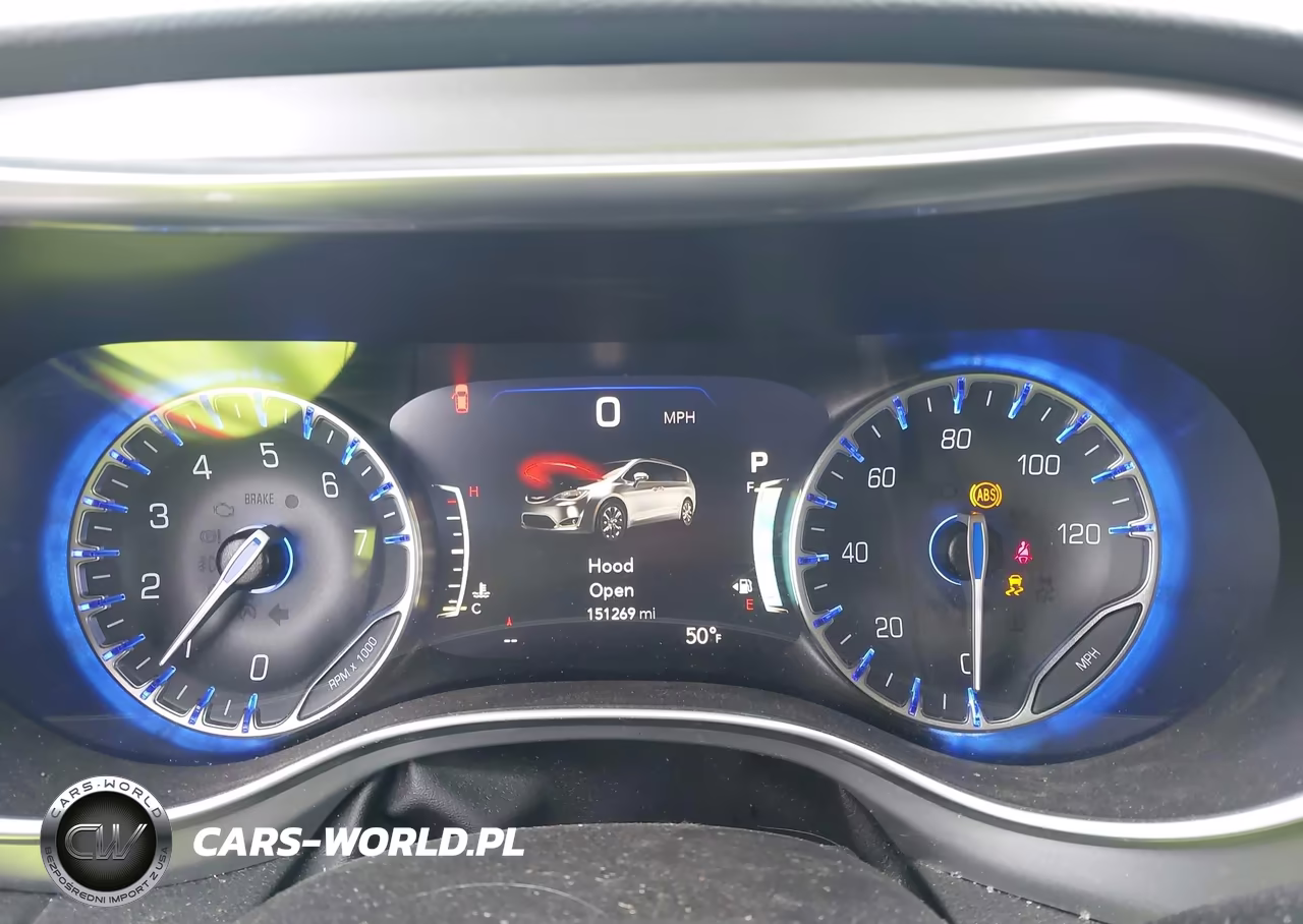 2018 Chrysler Pacifica Touring L Plus VIN:2C4RC1EG7JR351635 - 7