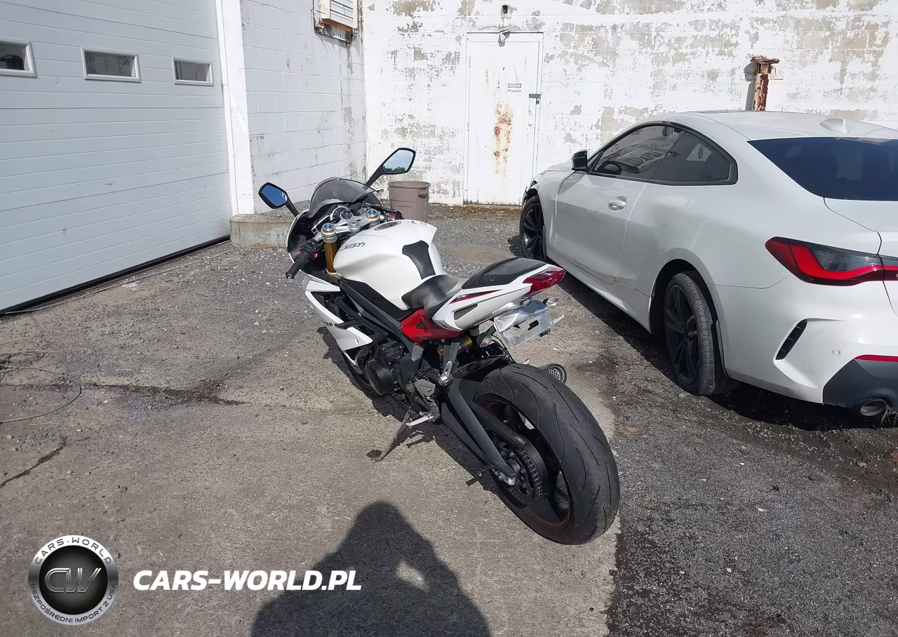 2013 Triumph Motorcycle Daytona 675-R VIN:SMTA02YK4DJ587505 - 3