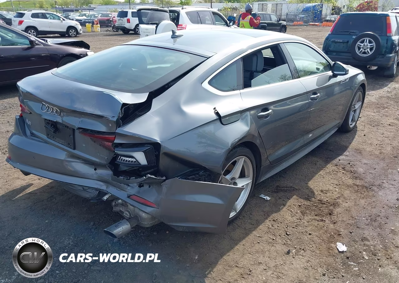 2019 Audi A5 45 Premium VIN:WAUENCF57KA043658 - 4