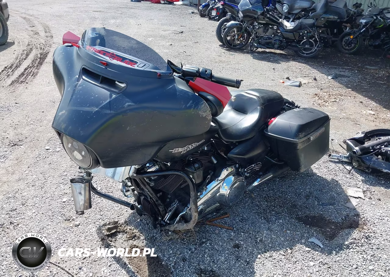 2017 Harley-Davidson Flhx Street Glide VIN:1HD1KBC1XHB694662 - 2