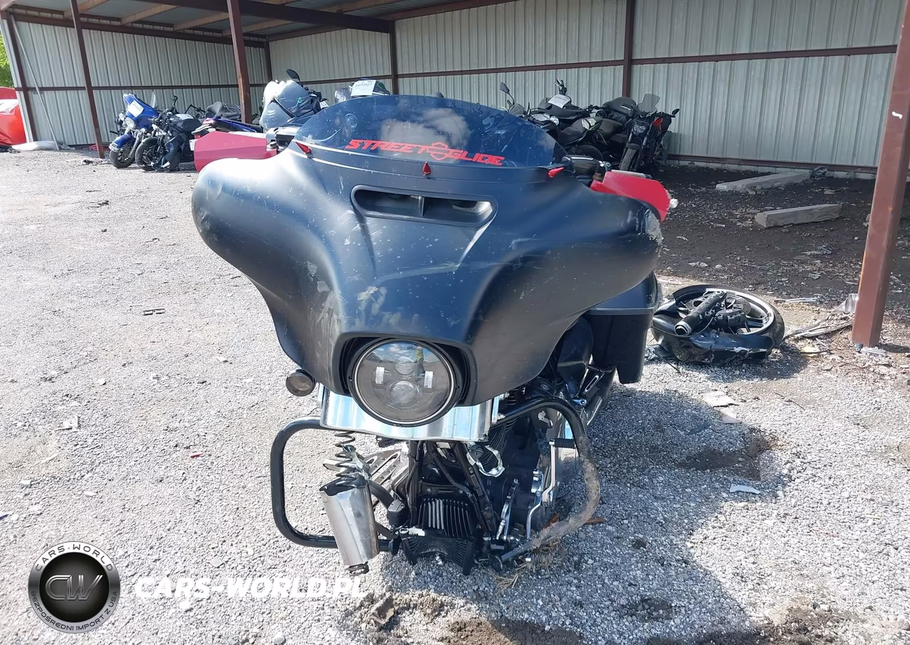 2017 Harley-Davidson Flhx Street Glide VIN:1HD1KBC1XHB694662 - 5
