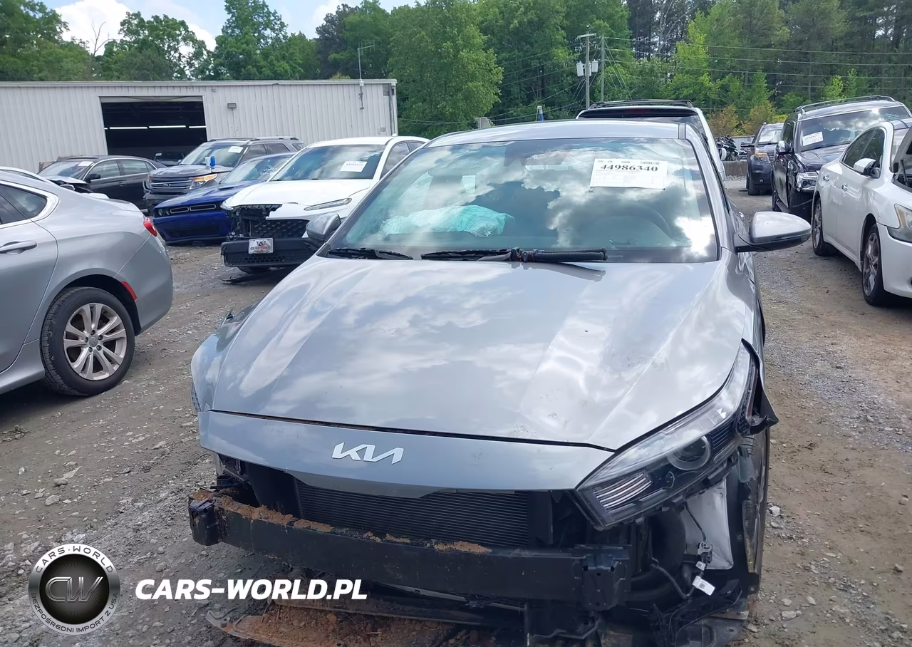 2024 Kia Forte Lxs VIN:3KPF24AD2RE835891 - 11